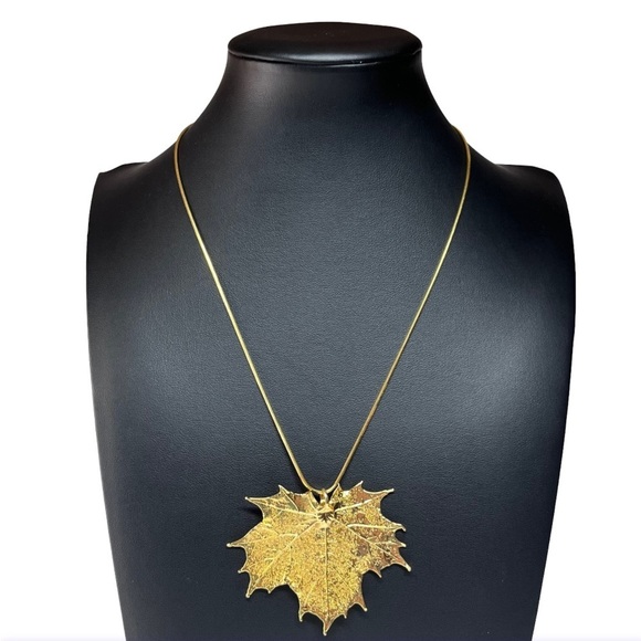 VALLE Real Sugar Maple Leaf Pendant Necklace 17" - Picture 2 of 10